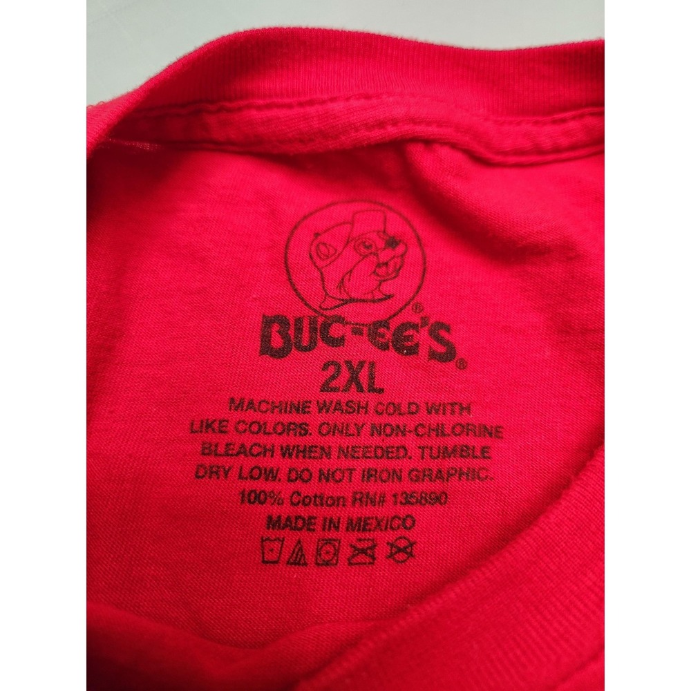Buc-ee's Shirt Mens 2XL Red Logo Graphic Tee Beaver Mascot Travel Gas Station - Picture 3 of 8